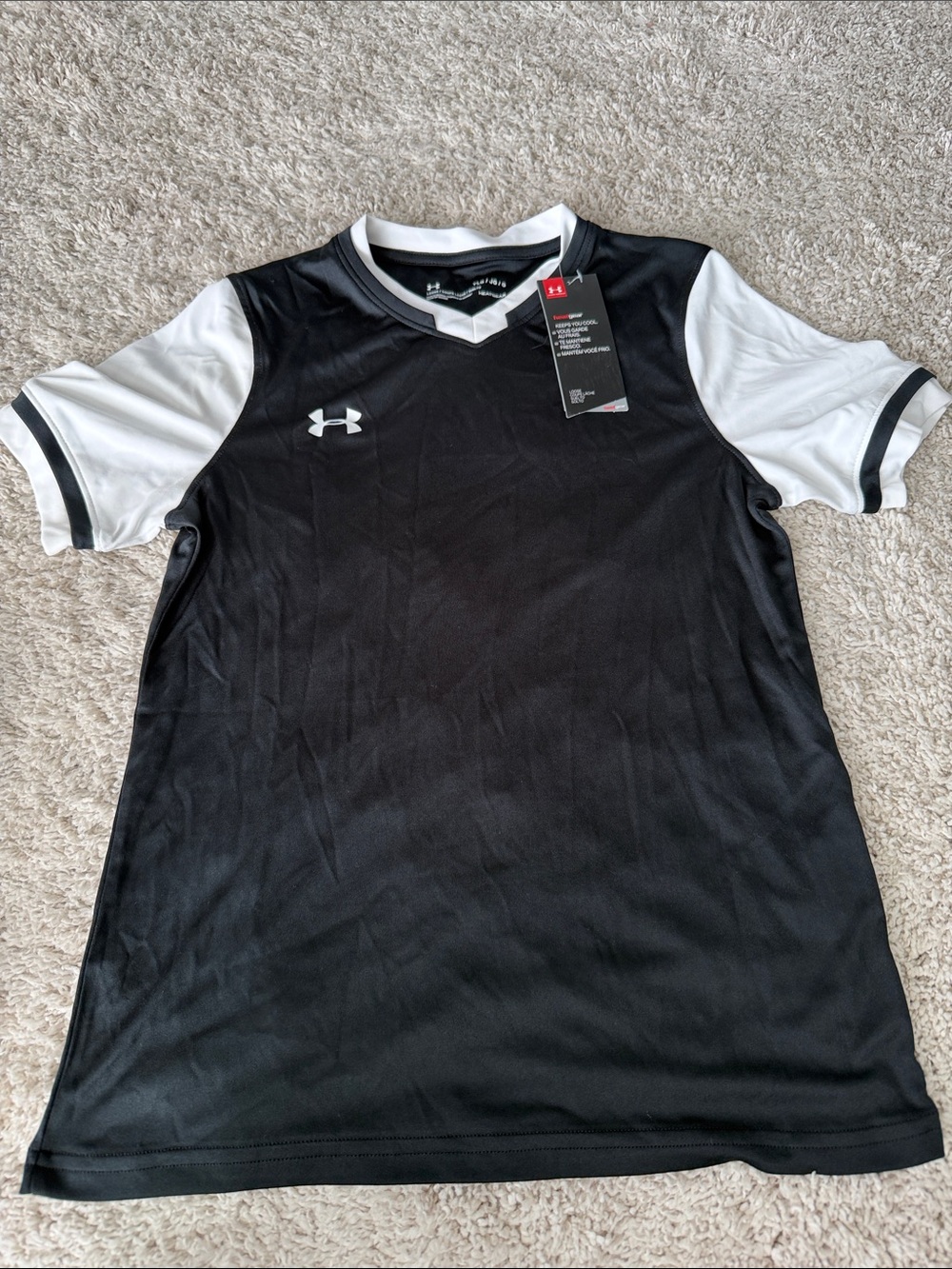 NWT Under Armour Black and White Short-Sleeve Athletic Tee